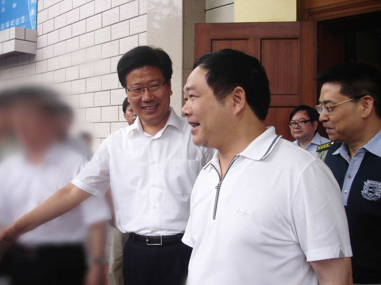 2009年6月，中央政治局委員，時(shí)任湖南省書記張春賢接見董事長李建煒.jpg