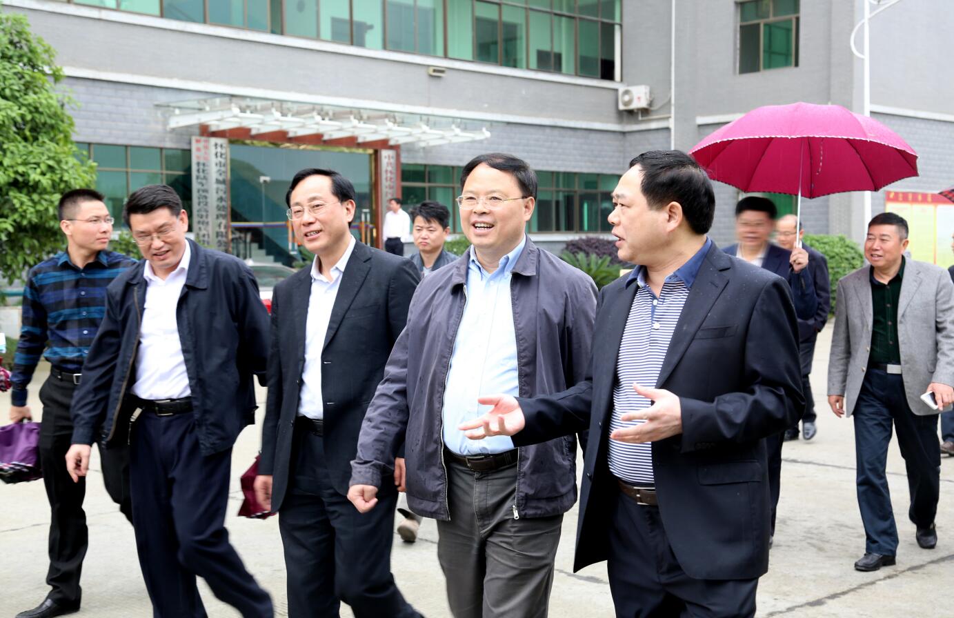 2015年4月，省委常委副省長張劍飛蒞臨公司視察.JPG